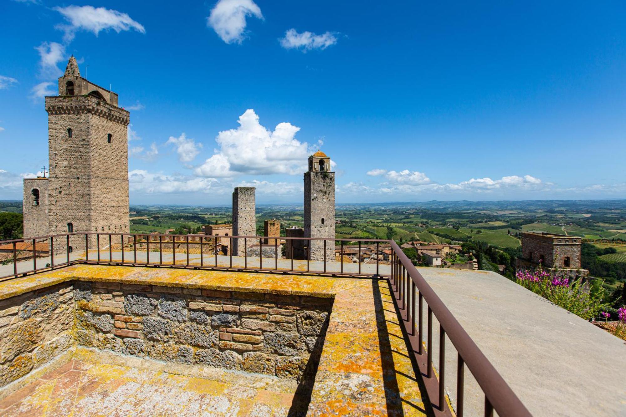 The Artists' Tower - Amazing View From The Tower Apartment San Gimignano Exterior photo